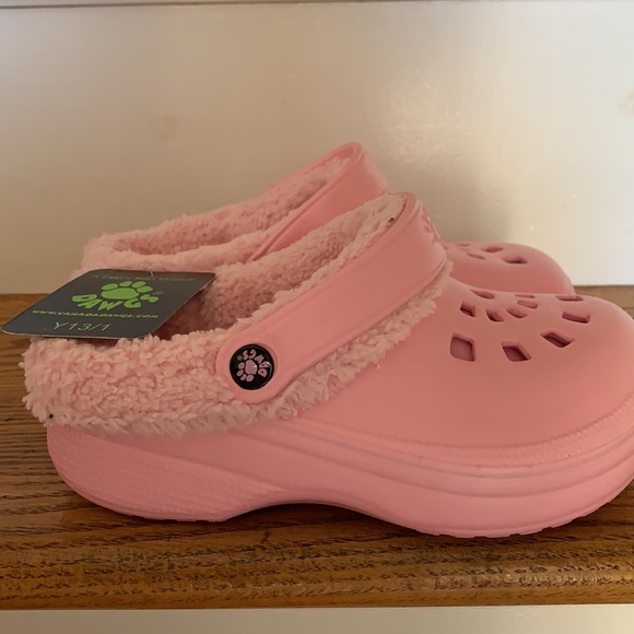 Dawgs Youth Fleece Lined Shoes Sz 13/1 Cozy and Warm. NWT - Picture 2 of 5